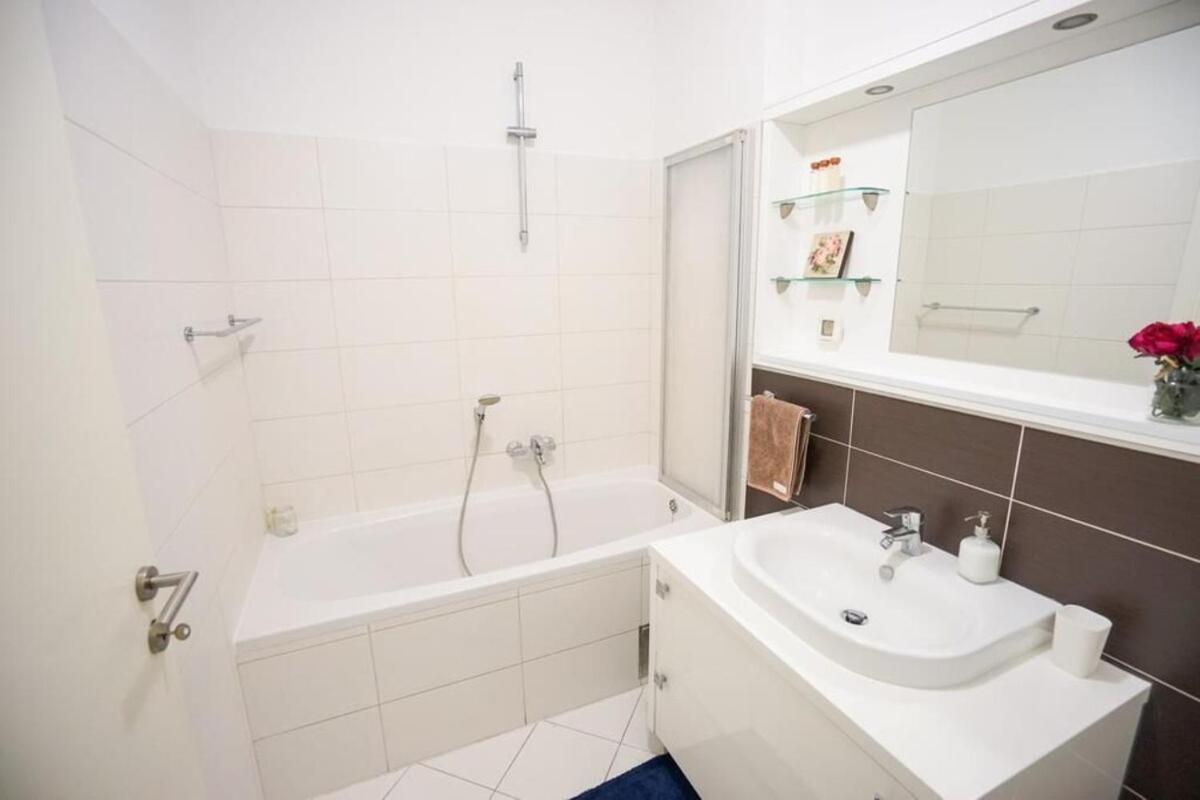 Apartment Zara White Екстериор снимка